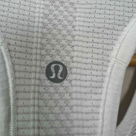 Lululemon Sz6 Tank Top White Swiftly Racerback Special Edition San Diego 10k Run - Picture 7 of 8